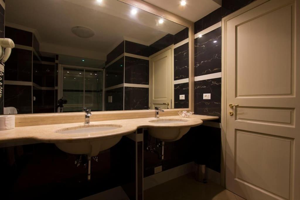 41 Nazionale Suite 41 Рим Екстер'єр фото