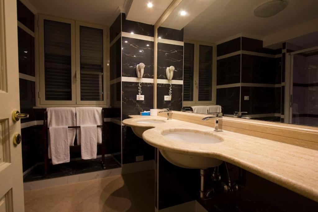41 Nazionale Suite 41 Рим Екстер'єр фото