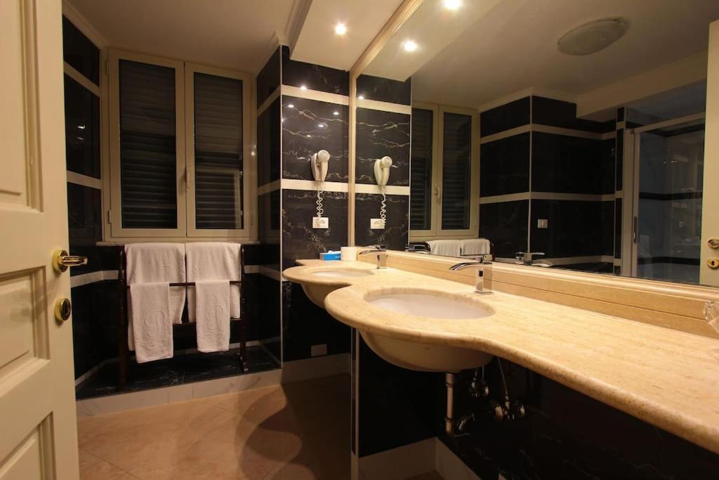 41 Nazionale Suite 41 Рим Екстер'єр фото